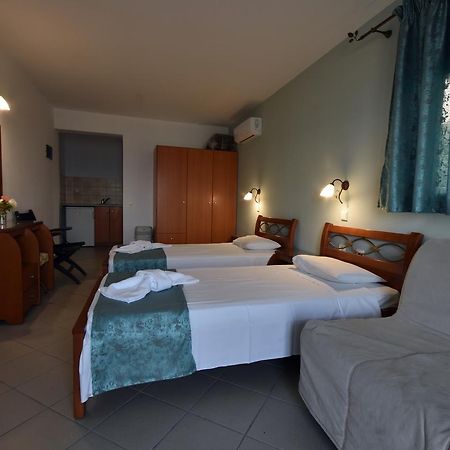 Kiwi Apartments Néa Fókaia Kültér fotó