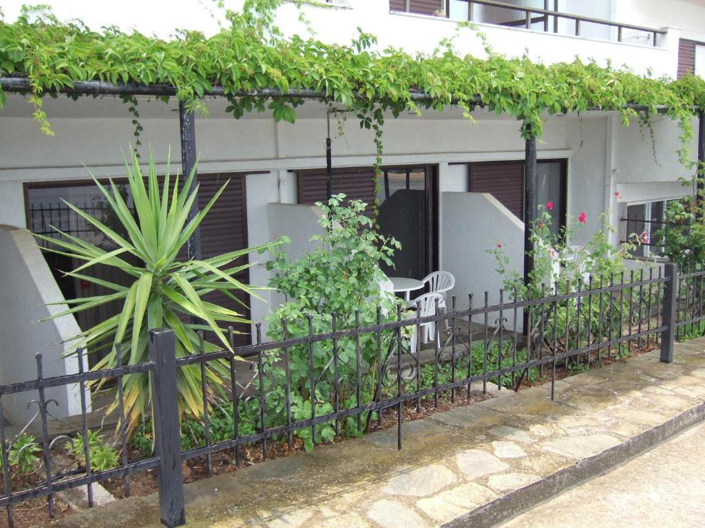 Kiwi Apartments Néa Fókaia Kültér fotó