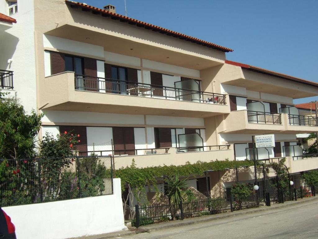Kiwi Apartments Néa Fókaia Kültér fotó