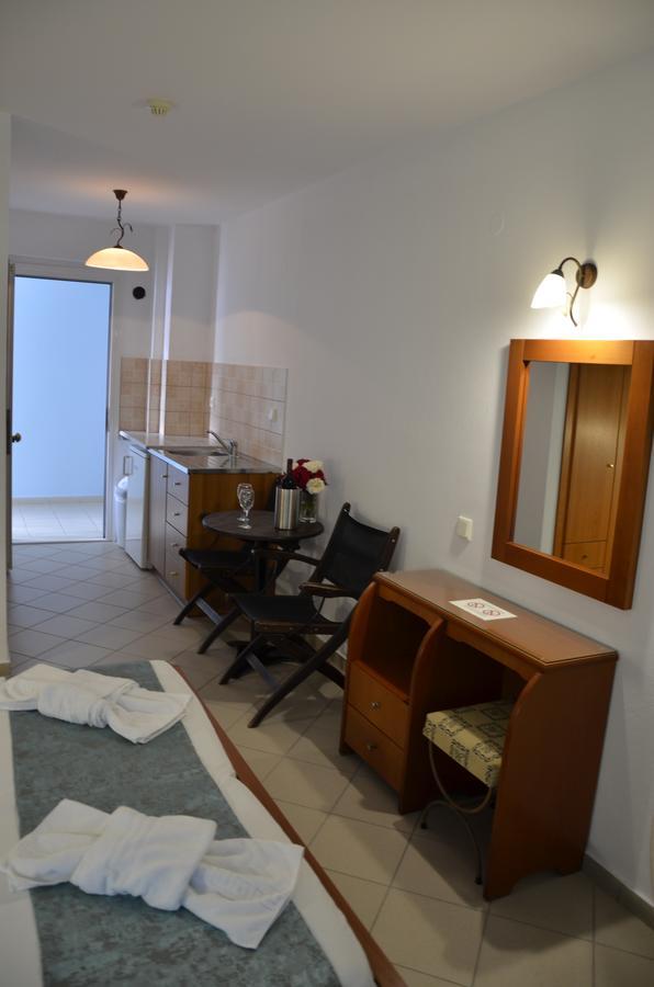 Kiwi Apartments Néa Fókaia Kültér fotó